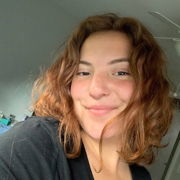 Meet your Posher, Ellie - Picture 1 of 1